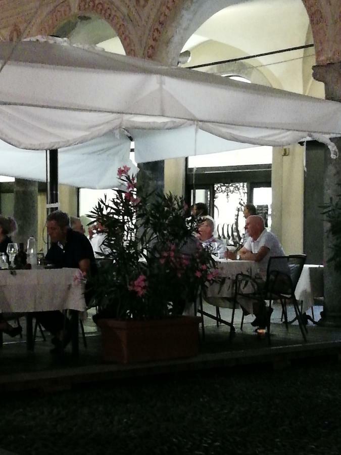 La Via Per Milano Hotel Vigevano Luaran gambar
