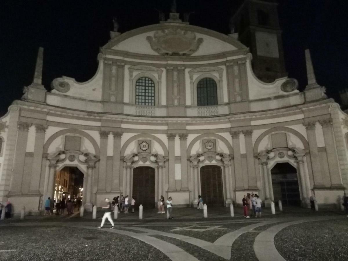 La Via Per Milano Hotel Vigevano Luaran gambar